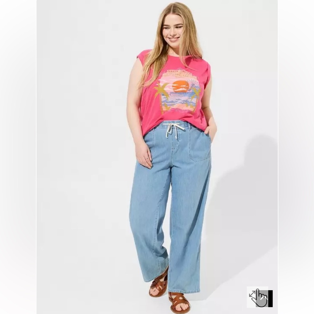 Torrid Santa Monica Relaxed Fit Heritage Slub Roll
Sleeve Tank
